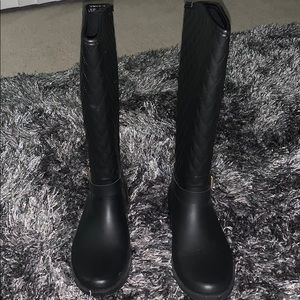 Guess black rain boots